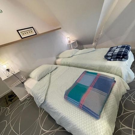 Appartement Duplex à Beaumont-sur-Sarthe Extérieur photo